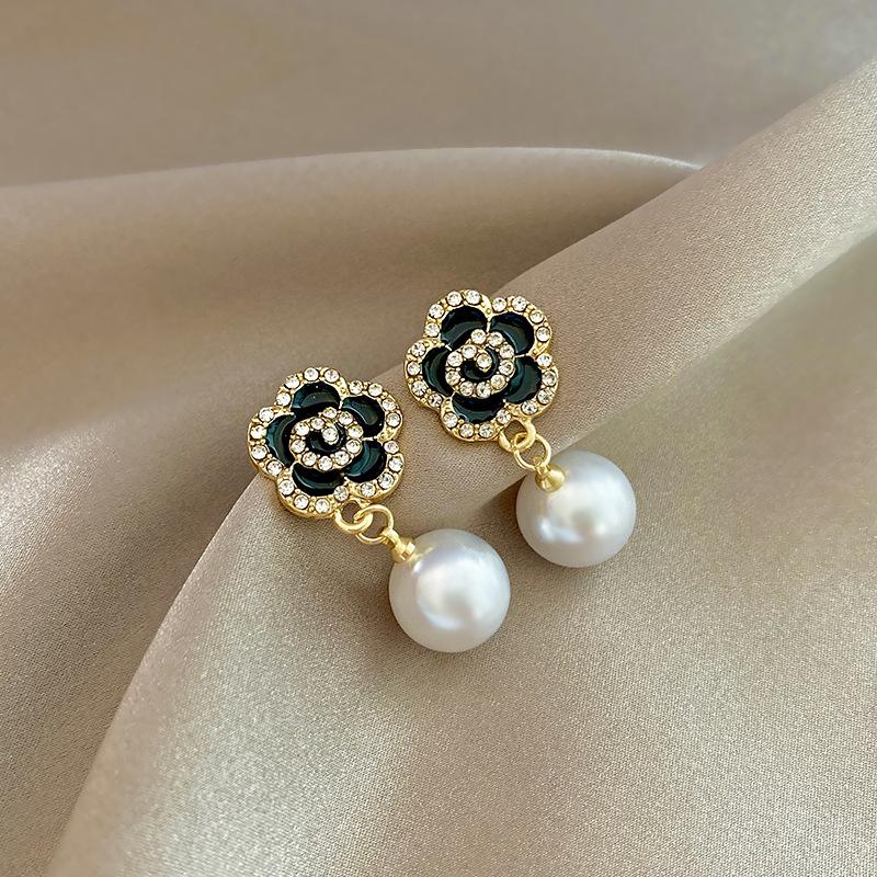 S925 Sterling Silver Camellia Pearl Stud Earrings for Women - Versatile Retro Hong Kong Style Fashion Jewelry.