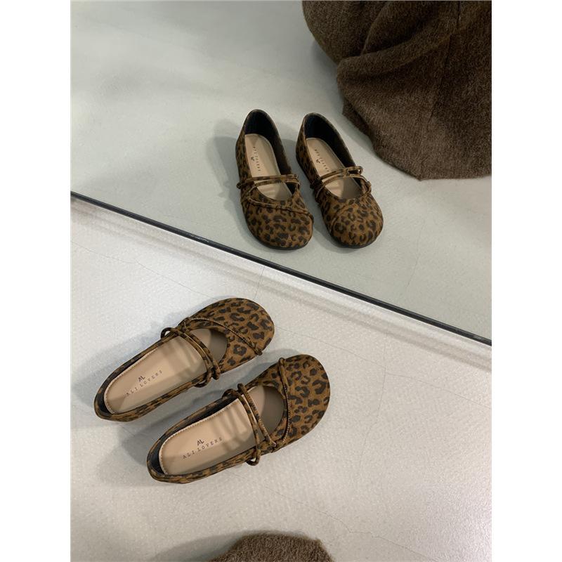 Round head dark brown retro soft-soled shoes all-inclusive women's autumn and winter wear Mori flat-soled single shoes ballet grandma shoes