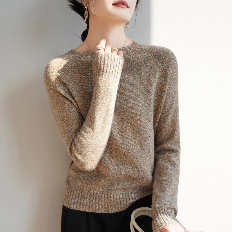 The New Round-neck Knitted Sweater of Spring and Autumn for Women Is Paired with A Loose Sweater As A Laid-back Base Layer