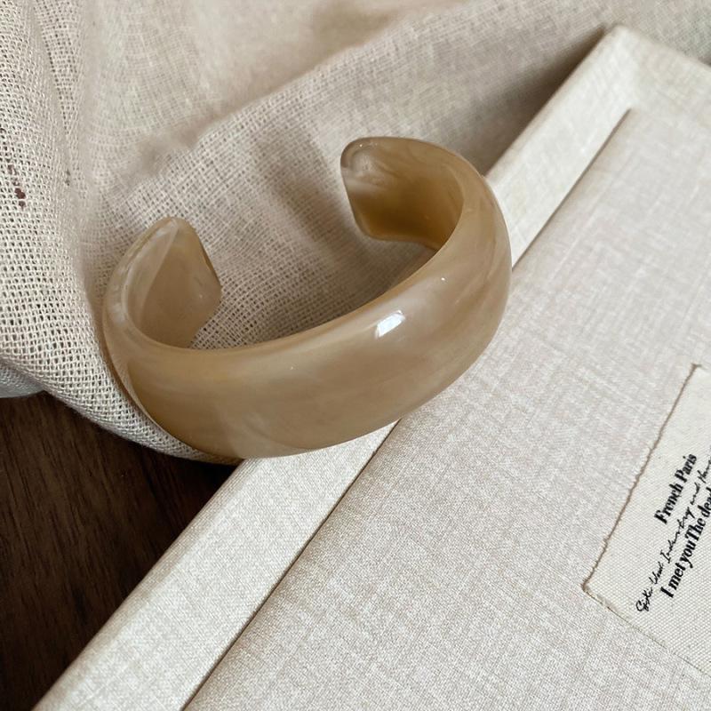 Luxuriöses europäisches & amerikanisches geometrisches offenes Acryl-Armreif-Armband