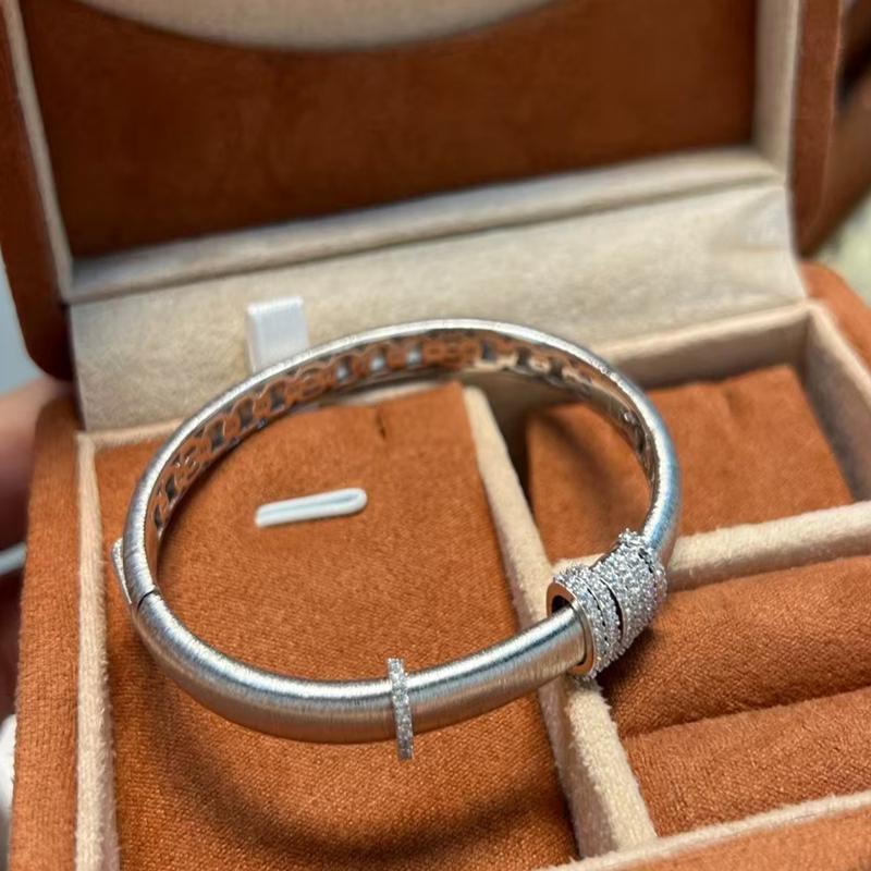 

Женский браслет ручной работы 2025 Горячий европейский американский классический легкая роскошь все-в-одном циркон для вечеринки WHITE