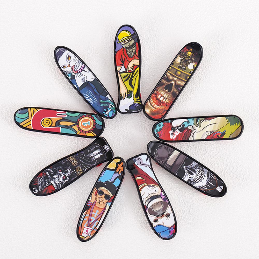 12/30 ks Dětské párty dárky Mini prstový skateboard hra Baby shower Piñata Plniče do bonbónových sáčků Karneval Vánoční párty dárkový balíček