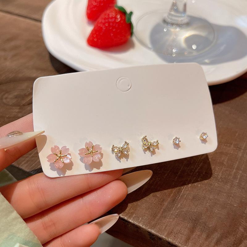 "Korean Style Pearl Ear Piercing Set: Small, Versatile Earrings for Students - Elegant and Simple High-End Jewelry"