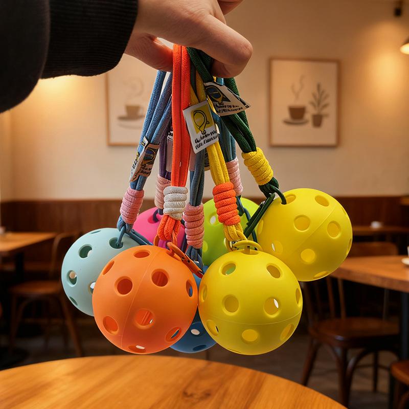 Kreativ Pickleball Ketsjer Metal Nøglering Farverig Hul Golfbold Nøgleringe Dink Bold Fans Fest Gavepose Vedhæng