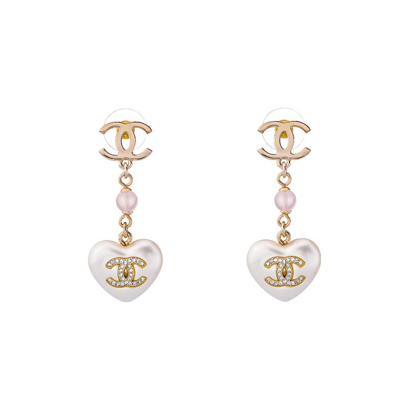 

CHANEL Classic Double C Pearl Love Earrings Women s Gold золотий