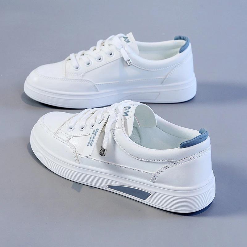 Fashion Lightweight Woman Sneakers 2025 Spring Versatile Lace Up Leather Surface Fashion Flat Casual Sneaker Bottom Student Board Shoes