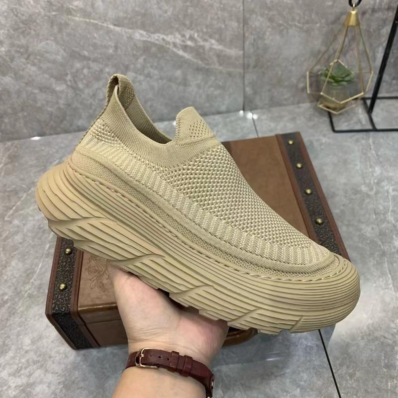 Herrsportskor Svart Andningsbart Mesh Höjdökande Sportskor Casual Mode Utomhus Jogging Herrlöparskor