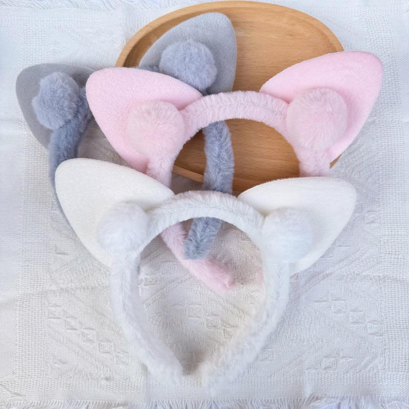 Adorable Cat Ear Pom-Pom Headband for Women, Cozy Autumn/Winter Japanese Style Plush, Perfect for Face Washing