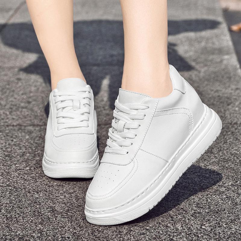 Men's Autumn White Cowhide Sneakers: New Fashion, Thick Sole, Hidden Height Boost, Breathable Round Toe Sports Design