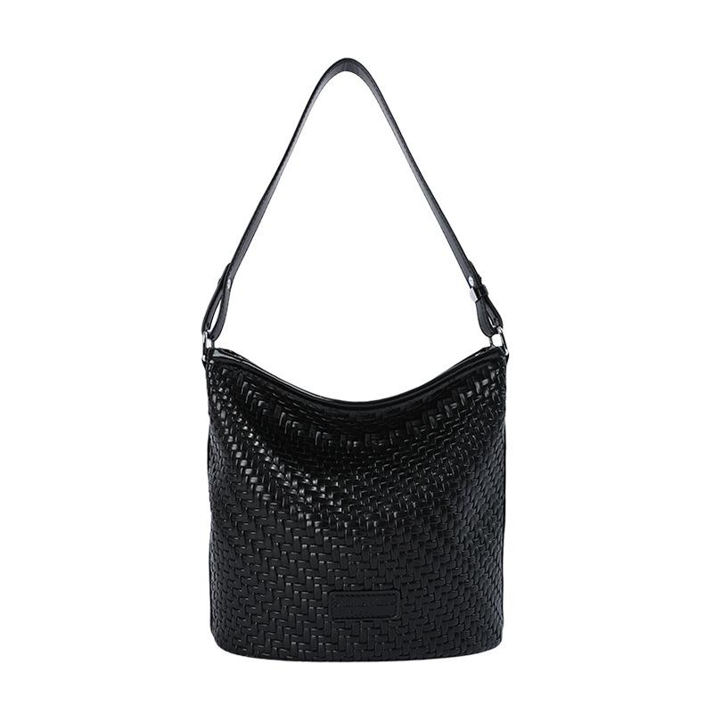 New large-capacity commuter versatile handbag fashion trend woven shoulder bag personalized leather bucket bag women