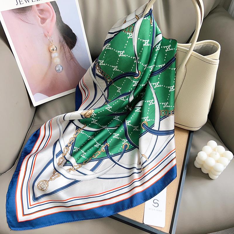 Korean Version of the New Summer Chain Simulation Silk Printing Small Square Scarf Professional Scarf Decorative Headband Silk Scarf Neck Protection