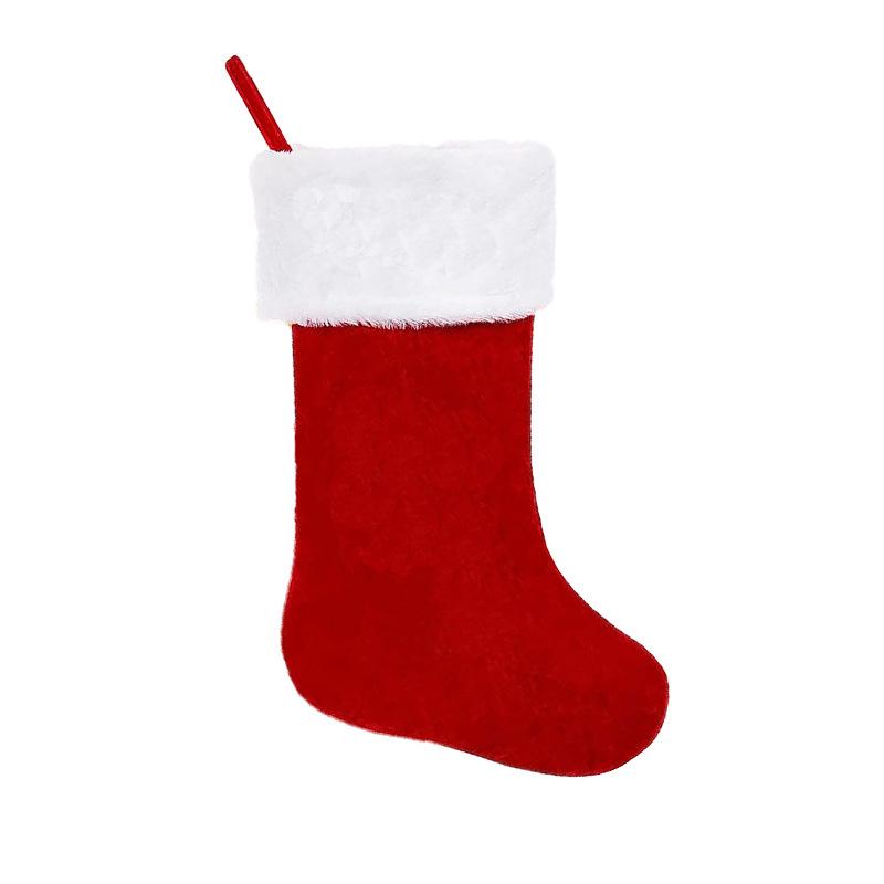 Stor stickad julstrumpa med broderade bokstäver - Festlig prydnad presentpåse