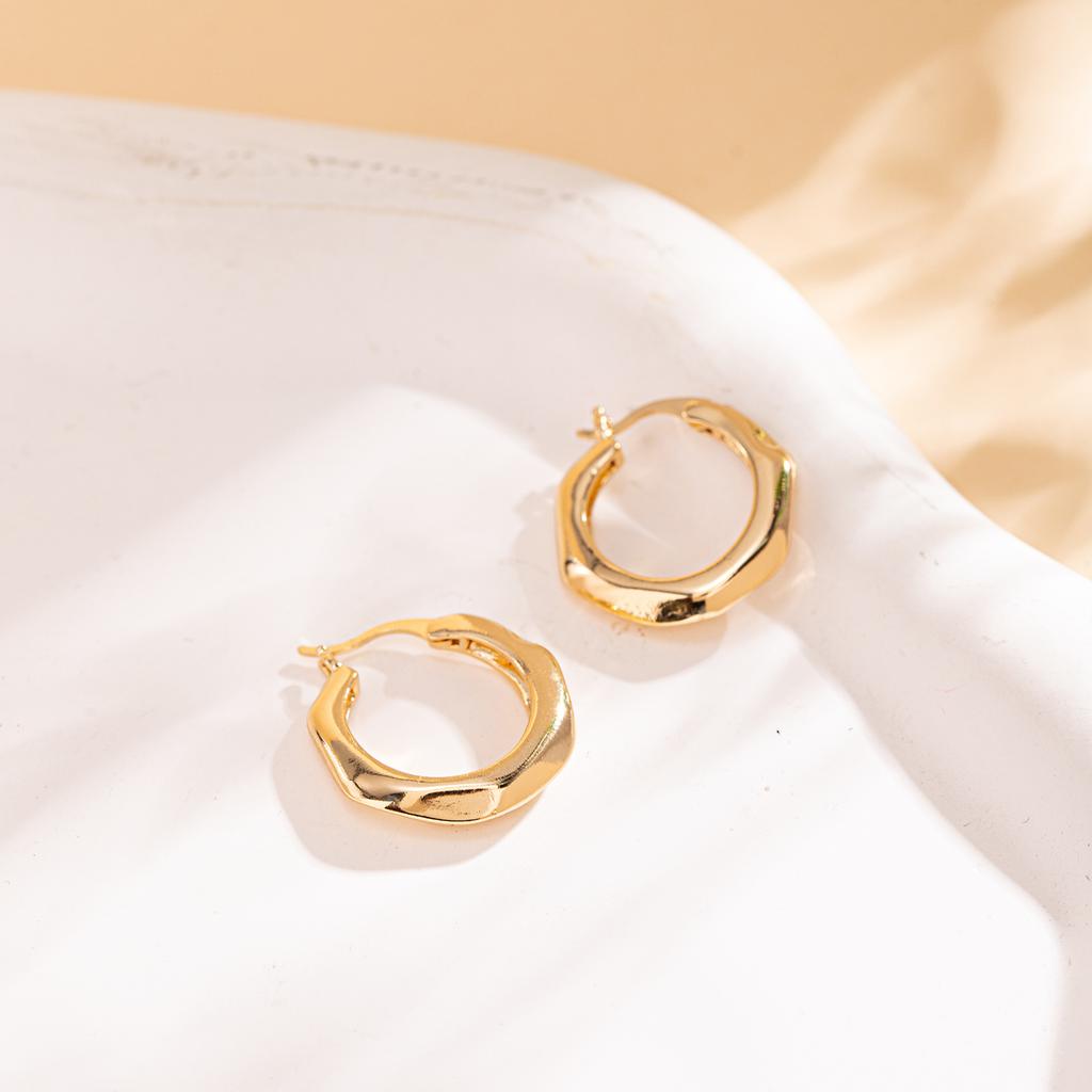 1 Pair Irregular Round Huggie Earrings Minimalist Unique Personal Ear Accessories Suitable for Daily Casual
