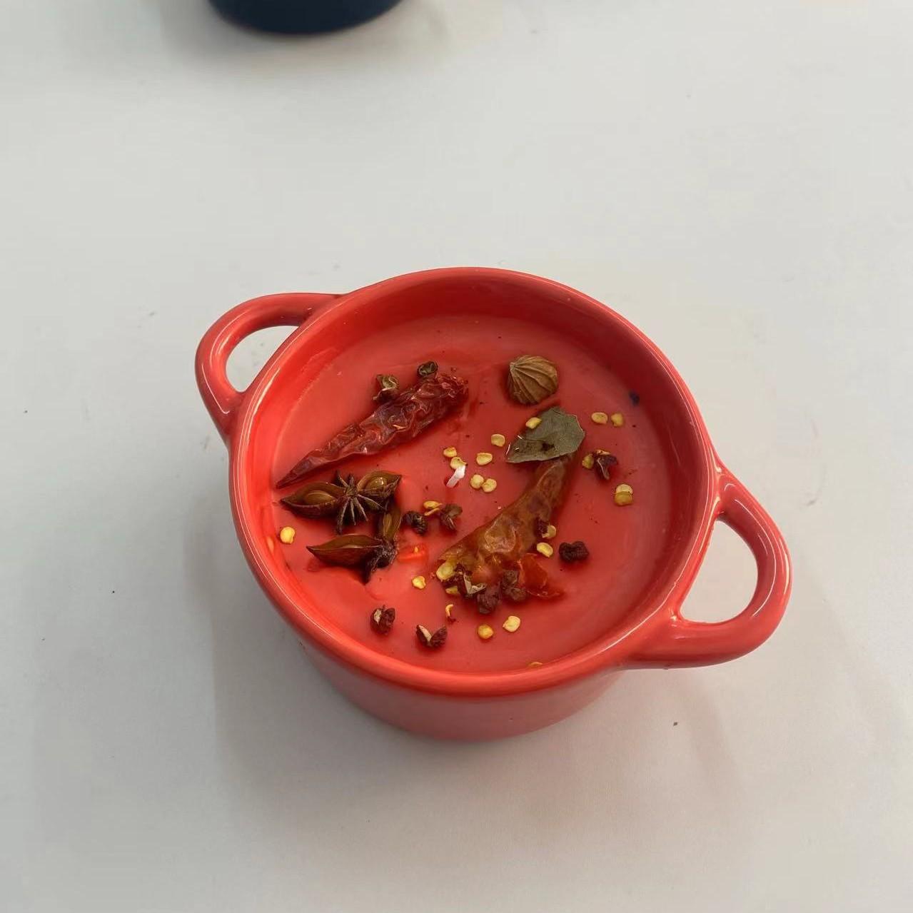 

Пряная основа для хот-пота Ароматическая свеча Чунцин Чэнду Креативный подарок на день рождения Ароматная подарочная коробка Вкус хот-пота Hot and spicy rose flavor (simple package)