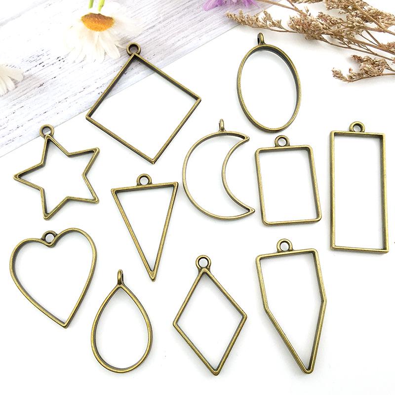 30-Piece Geometric Epoxy Bezel Pendant Frame Set: Heart & Rhombus Shapes for UV Resin