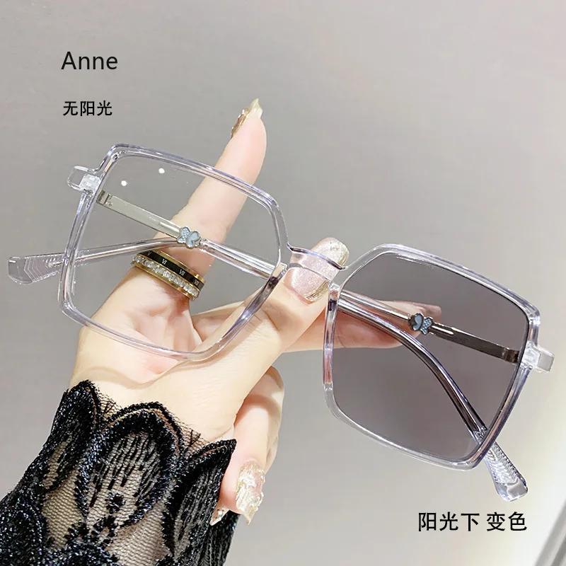 Fashion Square Frame Photochromic Myopia Glasses Anti-Blue Light Color Change Sunglasses Women Men Eye Protection Spectacles