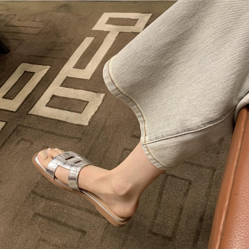 Grape Mother Summer New Hollow Thin Square Head Soft Bottom Versatile Flat Bottom One Word Beach Outside Slippers Women
