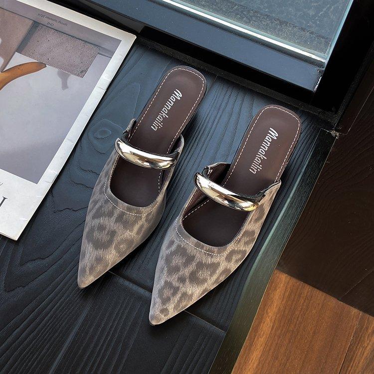 

[Youshilai] 2025 new retro pointed half slippers wear muller cool slippers with one foot on the slope heel 40