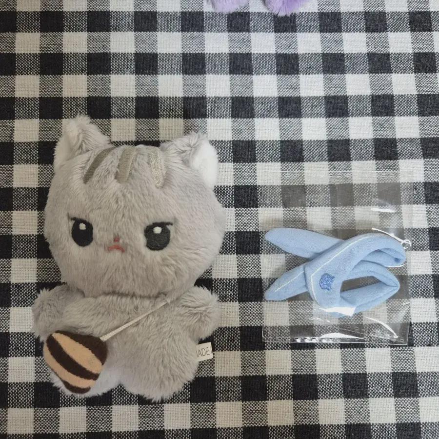 

Demok-duk Bae Se-jin Attribute Batchi Cotton Doll