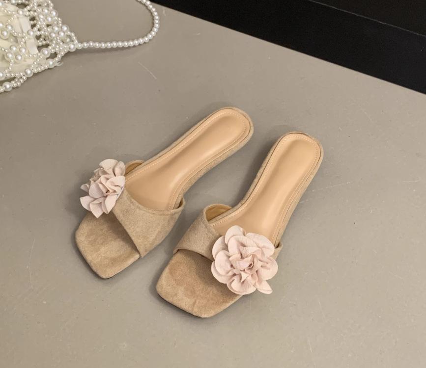 2025 new French beautiful fairy style square head flower word with slope heel sandals girl summer with skirt slippers