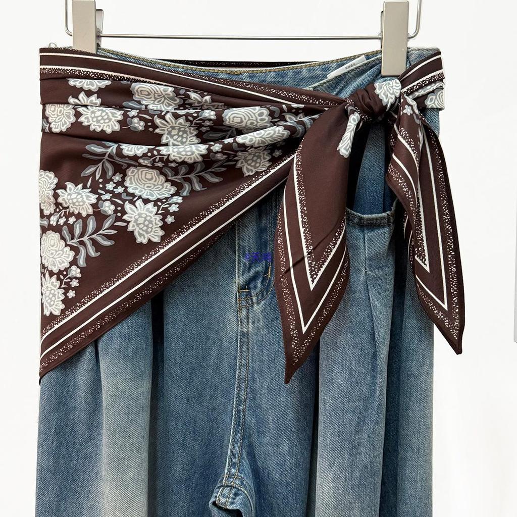 Retro Silk Scarf: Women's Fashion Triangle Belt, Waist & Neck Accessory, Headscarf, Layered Style