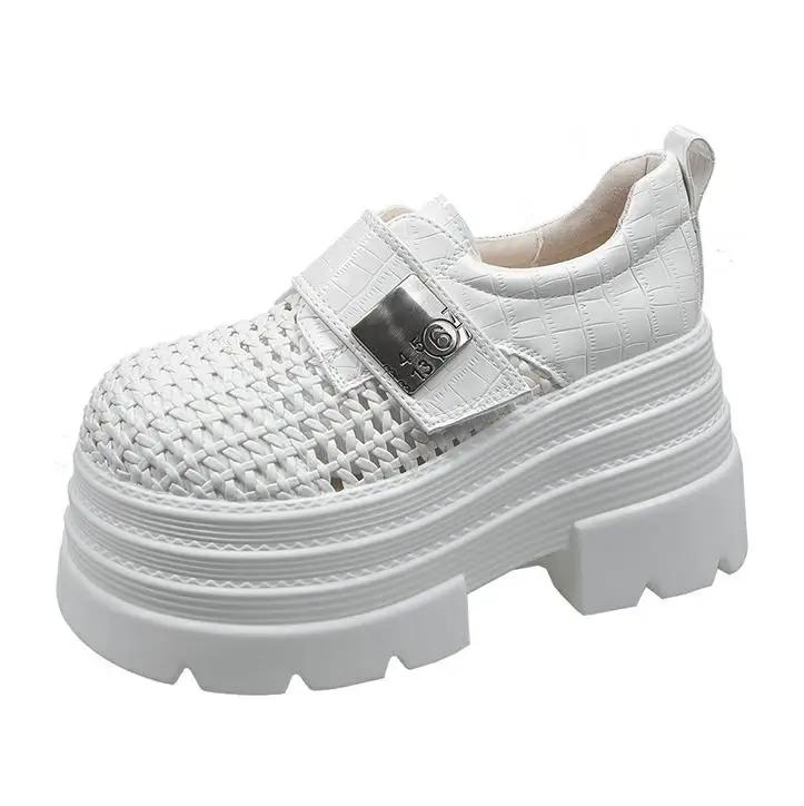 

Модная женская обувь на платформе 8 см, слипоны, толстая подошва, новинка лета, ажурные кожаные массивные кроссовки, дышащие, для улицы, босоножки на высоком каблуке 34