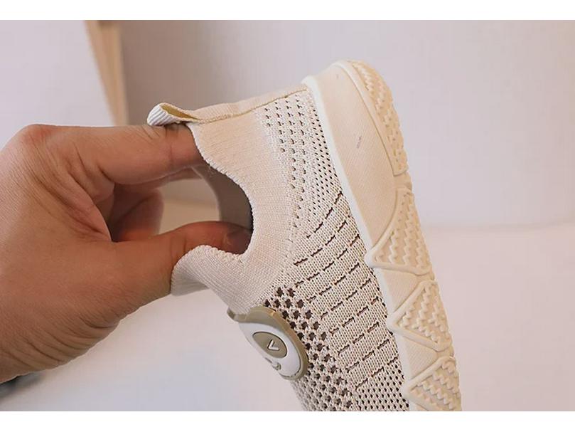 Kids' Breathable Slip-On Sports Shoes for Kindergarten - Boys' and Girls' Soft Mesh Casual Sneakers for Spring and Summer