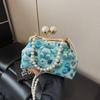 Niche Portable Small Bag Women's Summer New Pearl Chain Shoulder Bag Fashion Messenger Shell Bag