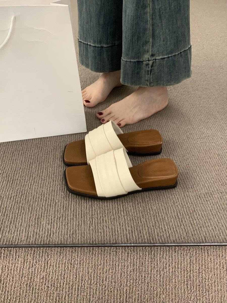 

French thick-bottomed heel pleated one-word open-toed slippers for women s summer wear versatile and not tiring vacation beach sandals 35