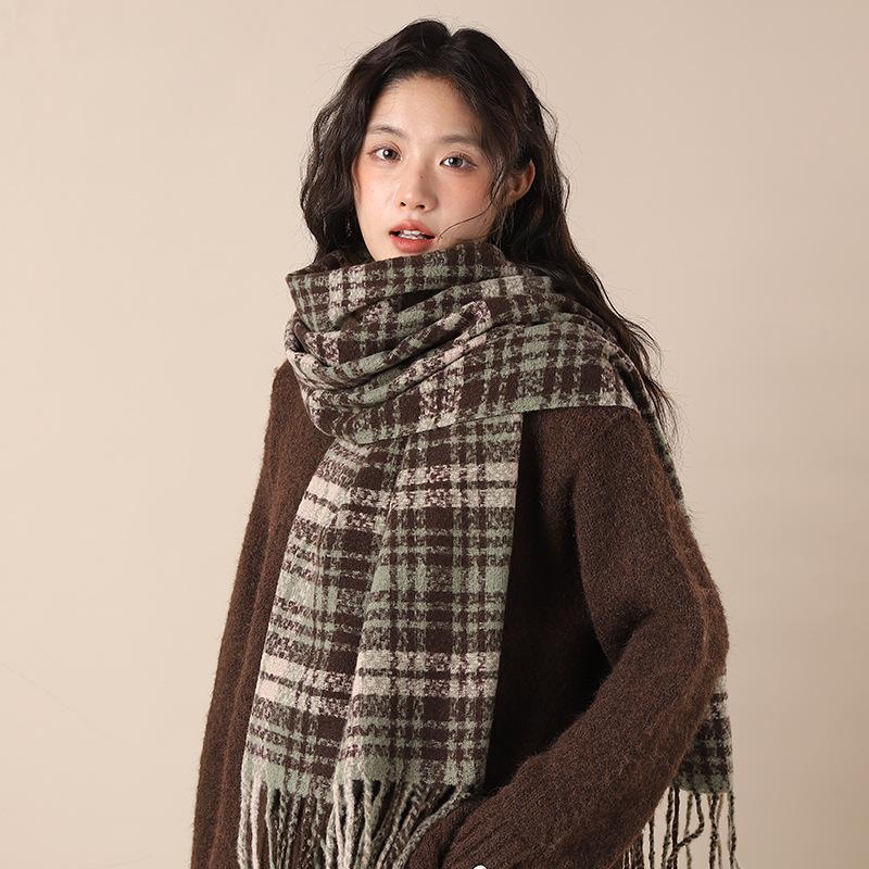 

New scarf women s autumn and winter high-end feeling warm and versatile thickened plaid black and white atmosphere scarf 200*68