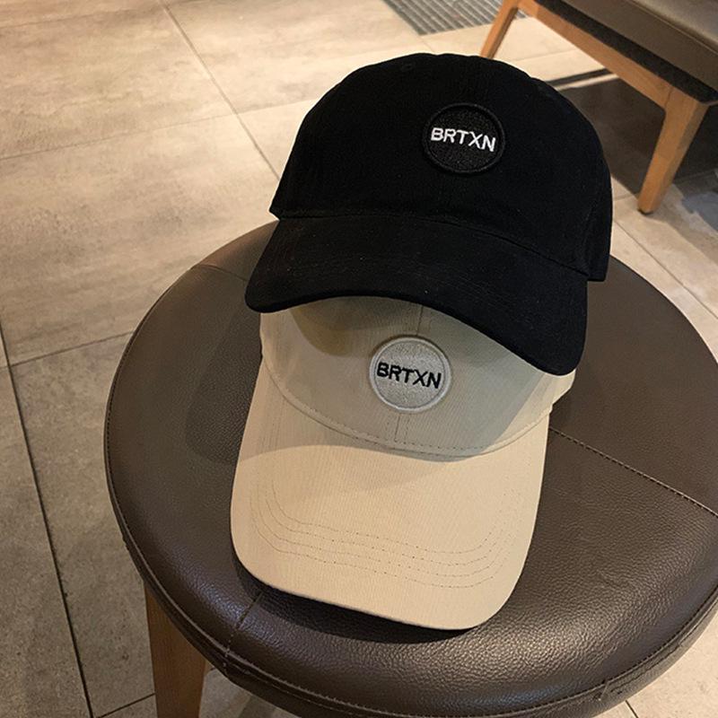 Trendy Women's Korean Style Sun Protective Baseball Cap with Japanese Duck Tongue Design and Round Label