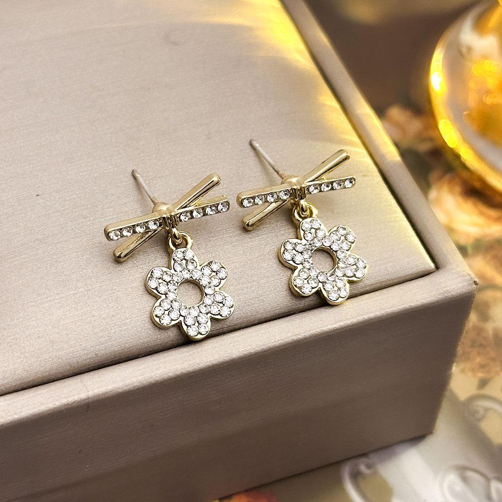 Boucles d'oreilles clous Petite Perle Aiguille Argent Tempérament Haut de gamme Géométriques Boucles d'oreilles pour Trou d'oreille Mignonnes Serties de Diamants Boucles d'oreilles Personnalisées