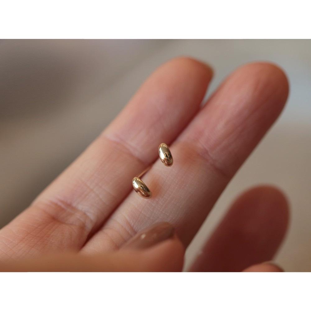 Mini Oval Gold Stud Earrings: S925 Sterling Silver with 14K Gold Plating, Simple and Smooth Ins Style Gold Pair (with Earplugs)