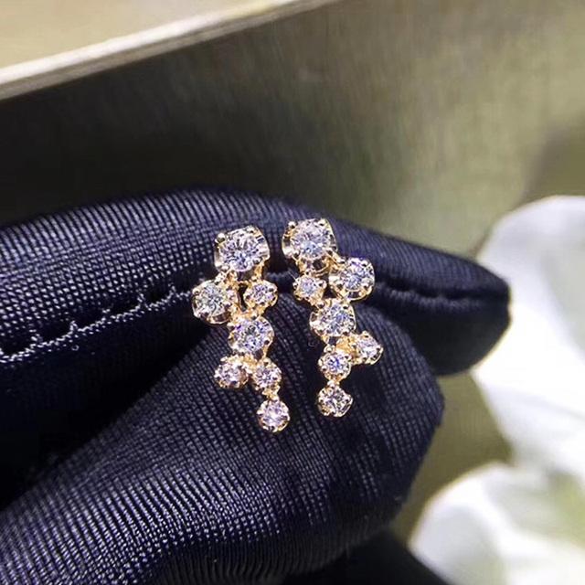 Nye parvise dameøredobber med små runde cubic zirkonia. Enkle, allsidige øretilbehør. God kvalitet. Mote smykker 2021