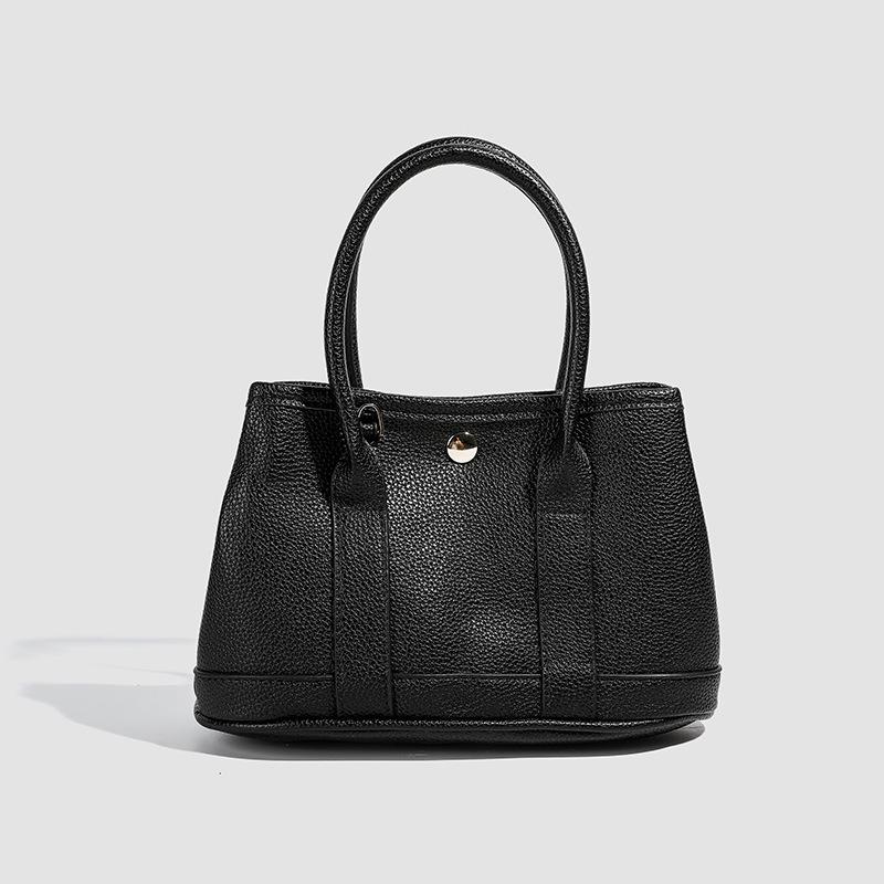 Casual Simple Small Bag Women's New Spring Niche Design Fashion Trend Shoulder Messenger Bag Bucket Bag