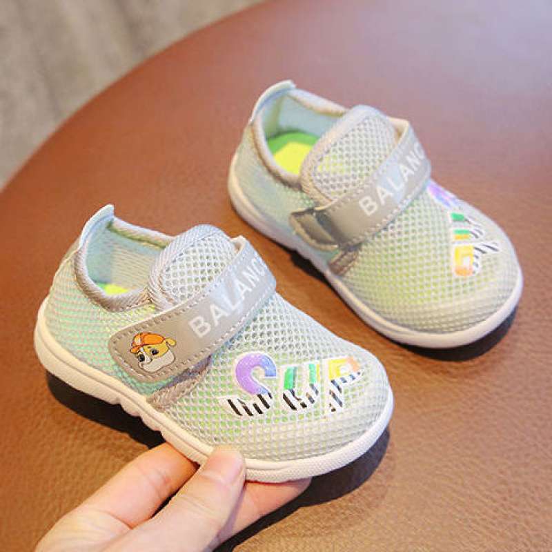 Solid bottom 0-1-3 year old baby breathable mesh shoes boys and girls sports shoes summer soft sole non-slip baby toddler shoes