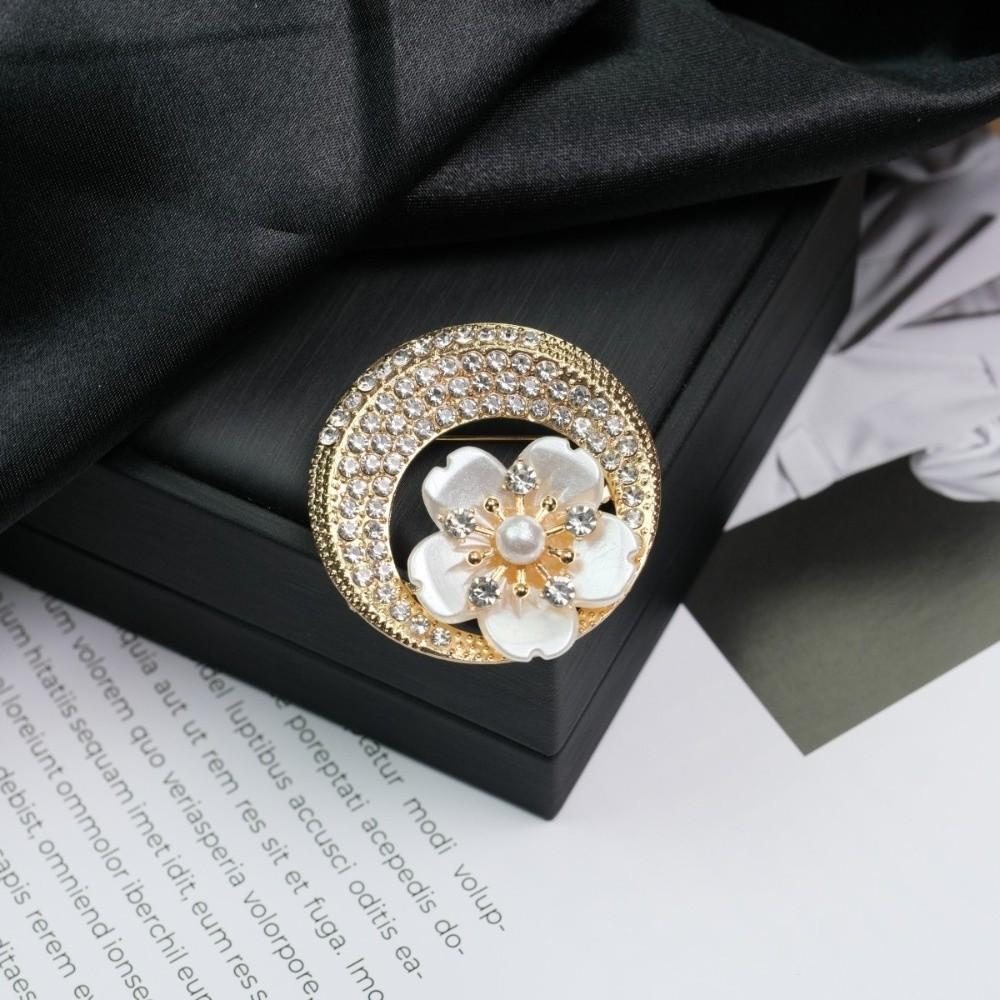 Shinning Crystal Rhinestone Flower Brooch Pearl-Set Alloy Vintage Style Pearl Flower Brooch Diamond Alloy Floral Brooch