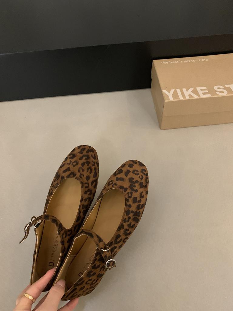 THEDOUDOU Round Head Retro Temperament Word with Mary Jane Shoes Women's 2025 Flat-bottomed Suede Single Shoes Doudou Shoes