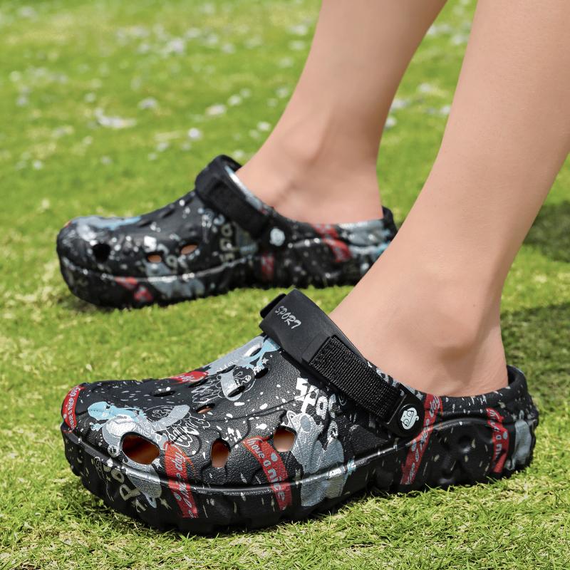 Fashion Summer Clogs Men Slippers Light Soft EVA Men's Hole Shoes Outdoor Sandals Home Garden Shoes Male Beach Flats Big Size 40-47