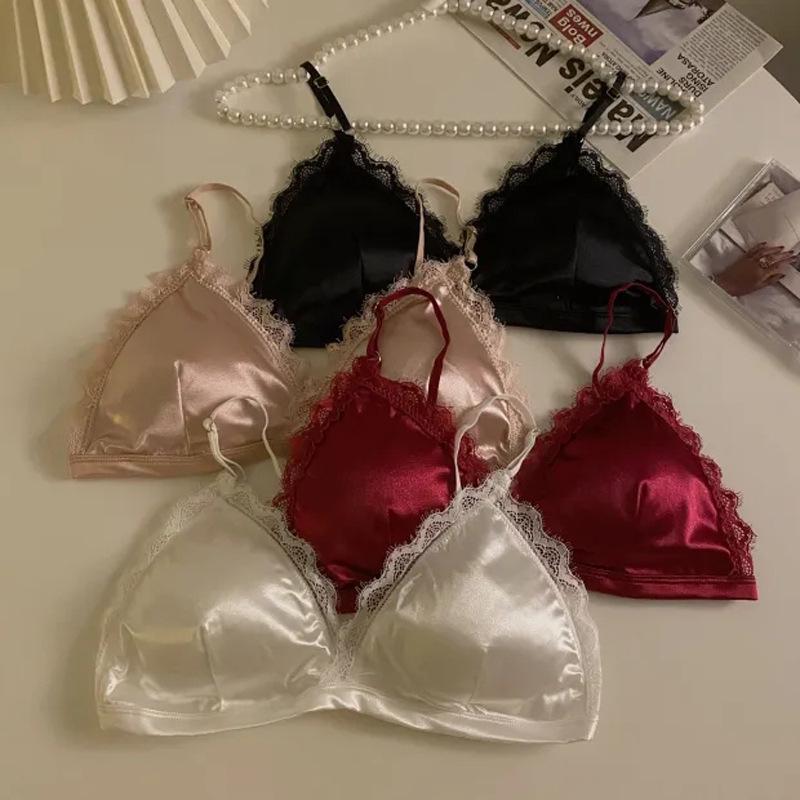 

Кружевной французский треугольный пуш-ап камисоль – Беспроводной, с защитой от провисания, тонкий бандажный топ с подкладкой для маленькой груди One Size чёрный