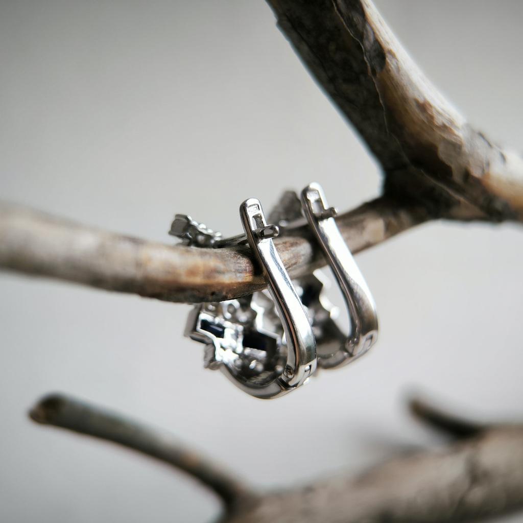 Серебряные серьги с натуральным сапфиром 6.05ct, фианитами (2202905)