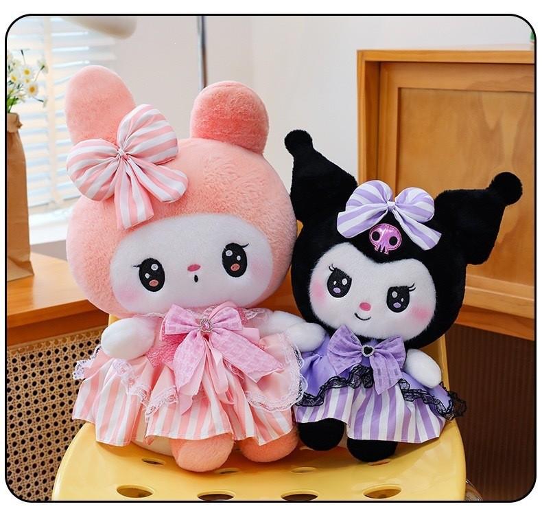 Peluche di Sanrio Kuromi Regalo di Compleanno per Bambina Con Fiocco e Vestito Per Bambini e Collezionisti