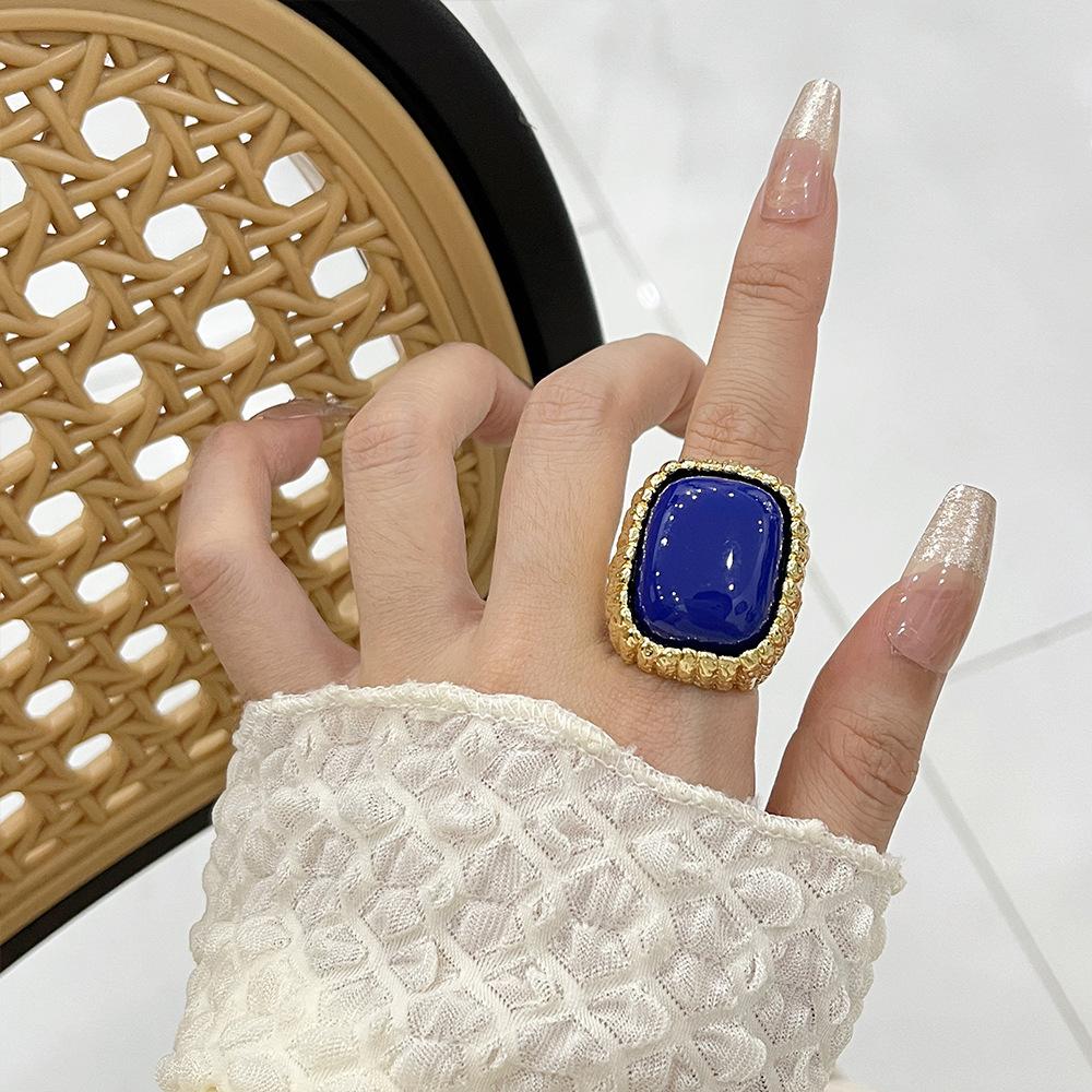 New Round Texture Hollow Fashionable Ring - Unique, Versatile, Bold and High-end Style Finger Ring