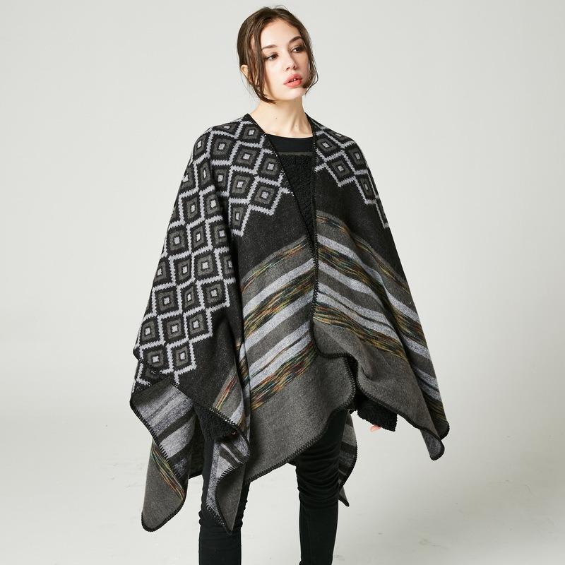 Women's new rhombus-shaped color bar shawl, high-end women's double-sided wear, and travel capes are on sale.