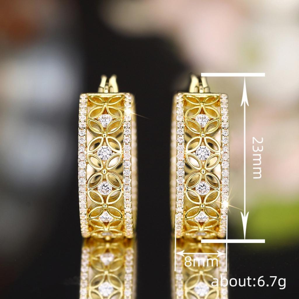 Vintage Hollow Flower Pattern Hoop Earrings Inlaid Sparkling Zircon Elegant Womens Jewelry for Party Wedding Daily Wear