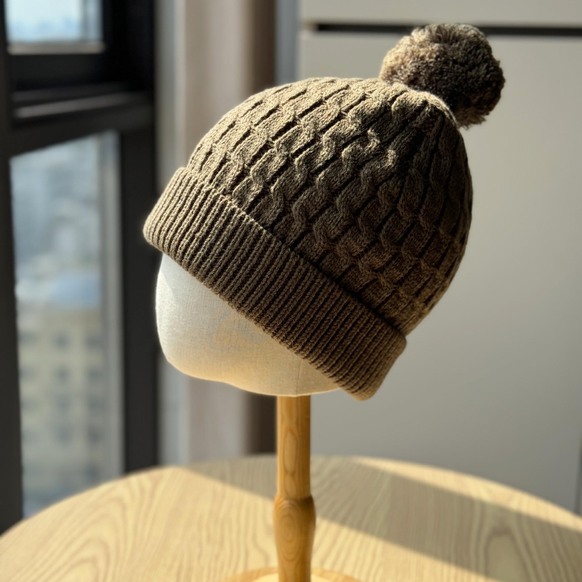 

Вязаная шапка Женская шерстяная шапка Осень и зима Большой обхват головы Подчеркивающая лицо Маленькая шапка-колпак Холодная шапка Теплая и утолщенная защита ушей one size