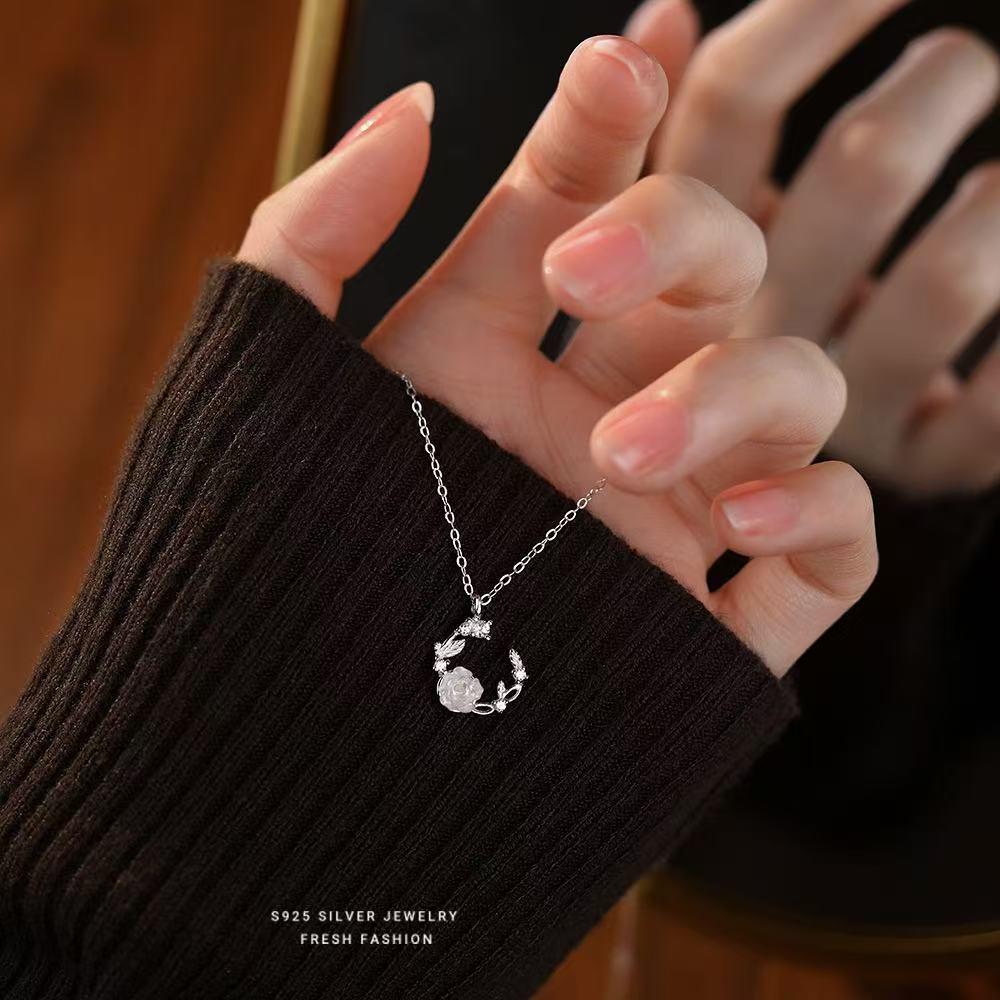 Elegant 999 Pure Sterling Silver Rose Wreath Necklace - Fresh, Gentle Design In Stock