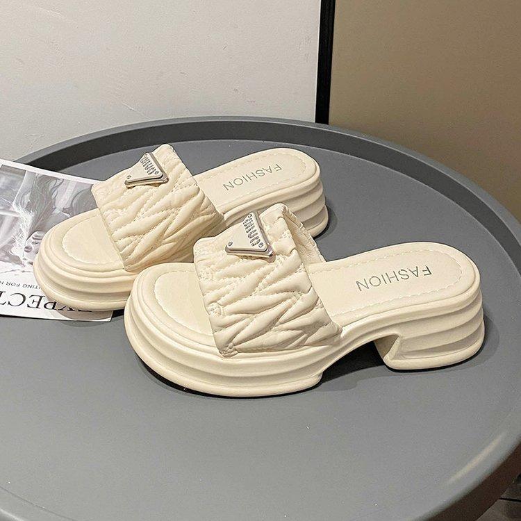 

Зовнішньоторгові круті шльопанці жіночі 2025 нові корейська версія модні прості круглий носок високий каблук квадратний корінь одна смужка круті шльопанці жіночі 40