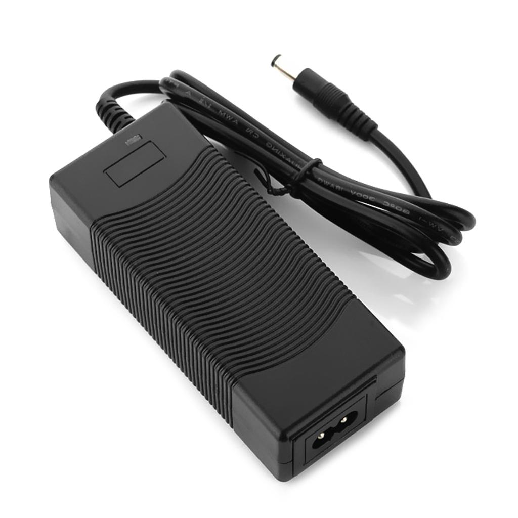 25,2V 2A Ladegerät 25,2V Lithium-Akku-Ladegerät Netzteil Tragbares Wandladegerät für 6er-Serie 21,6V 22,2V 24V Akku