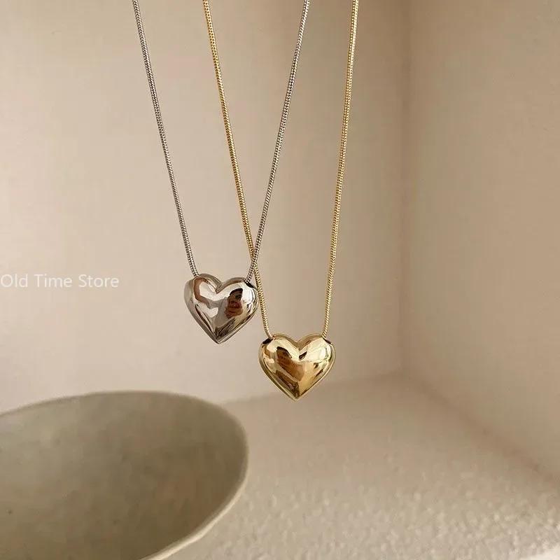 Vintage Love Heart Pendant Necklace Gold Aesthetic Choker for Women Trendy Party Jewelry Gift